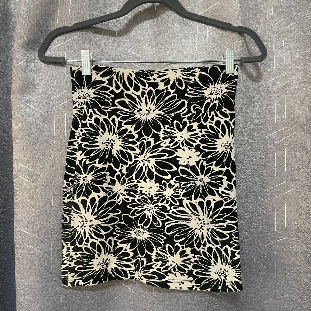 XXI Black & White B&W Floral Sunflower Stretch Mini Skirt High Waisted